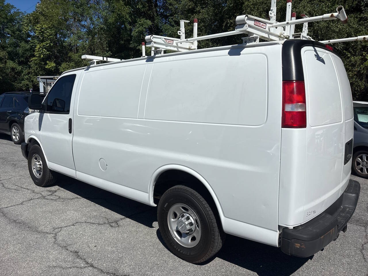 Used 2019 Chevrolet Express 2500 w/ Enhanced Convenience Package RWD image 14