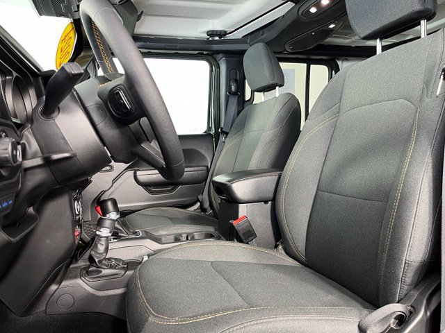 Used 2024 Jeep Wrangler Unlimited AWD/4WD image 17