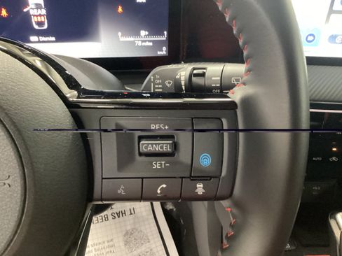 Used 2025 Nissan Kicks SR AWD/4WD image 20