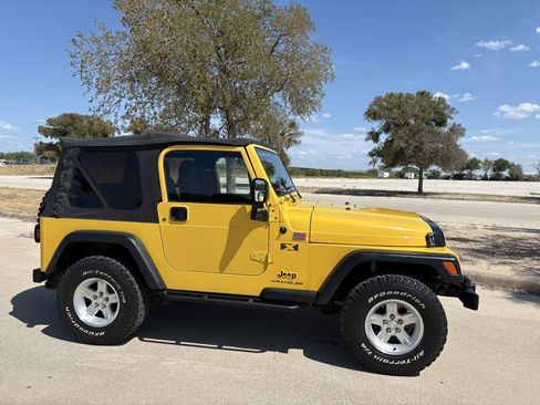 Used 2006 Jeep Wrangler X AWD/4WD image 47