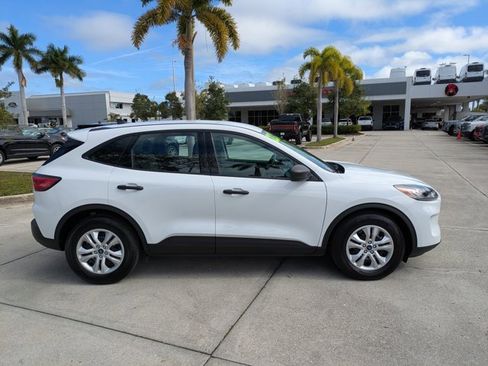 Certified 2022 Ford Escape S image 3