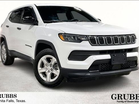 Used 2023 Jeep Compass Sport image 1