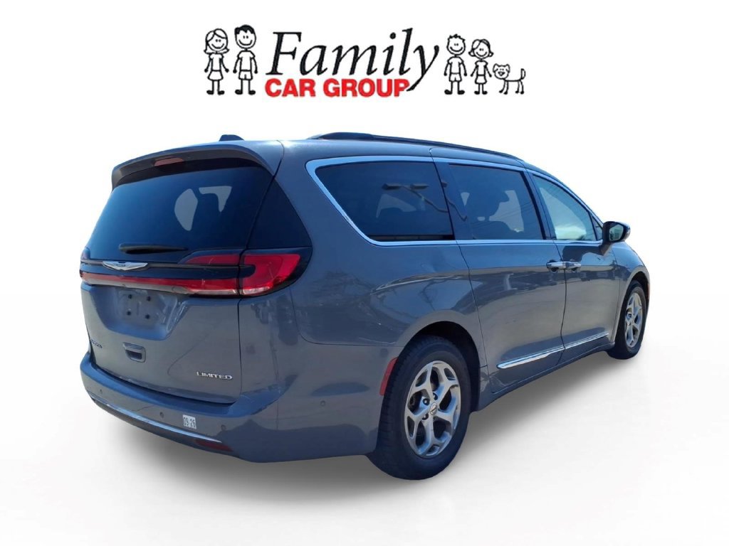Used 2022 Chrysler Pacifica Limited FWD image 4