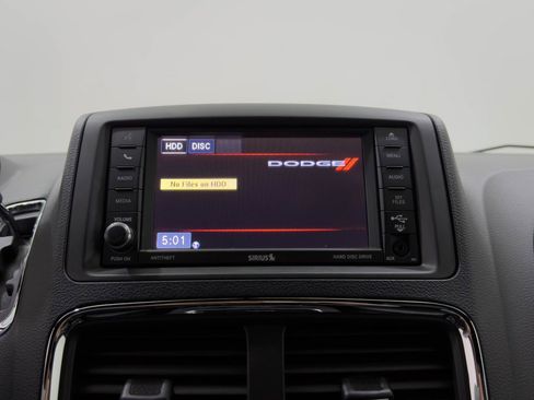 Used 2014 Dodge Grand Caravan SXT image 34