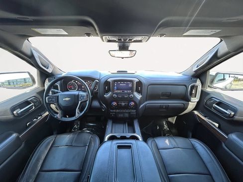 Used 2022 Chevrolet Silverado 1500 High Country w/ Technology Package AWD/4WD image 13