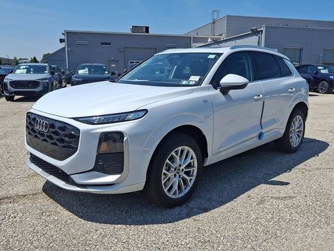 New 2026 Audi Q3 quattro 2.0T AWD/4WD image 2
