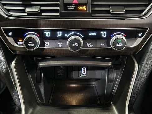 Used 2018 Honda Accord EX image 37