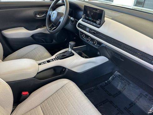 Used 2025 Honda HR-V LX image 17