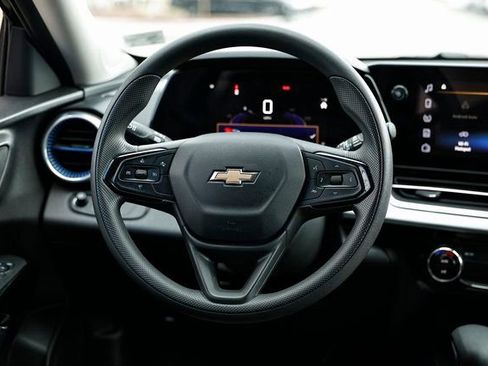 Used 2024 Chevrolet Trax LT image 26