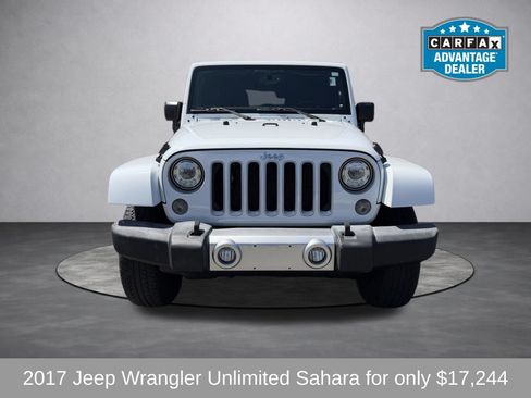 Used 2017 Jeep Wrangler Unlimited Sahara w/ Connectivity Group AWD/4WD image 9