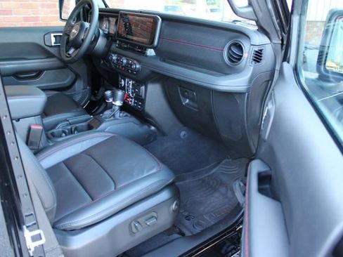 Used 2025 Jeep Wrangler Unlimited Rubicon AWD/4WD image 49