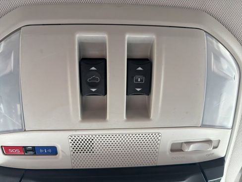 Certified 2023 Subaru Ascent Limited w/ Technology Package image 37