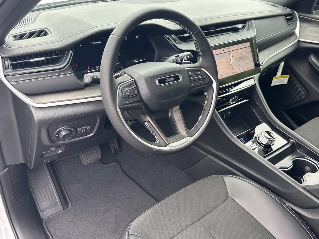 New 2026 Jeep Grand Cherokee L 4WD image 2