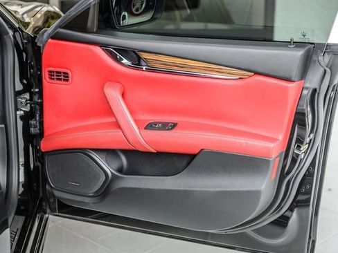 Used 2018 Maserati Quattroporte S GranLusso Q4 image 32