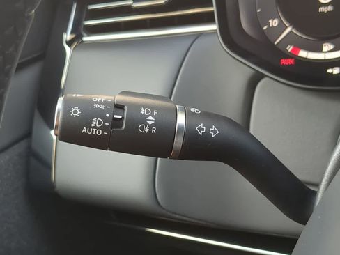 Certified 2025 Land Rover Range Rover Sport SE image 29