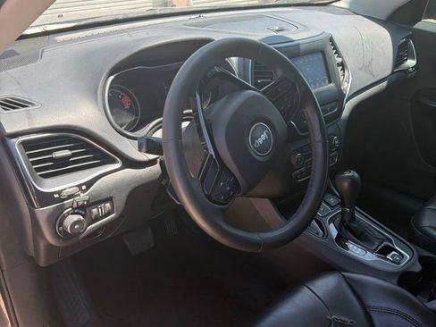 Used 2021 Jeep Cherokee Latitude Plus FWD image 7