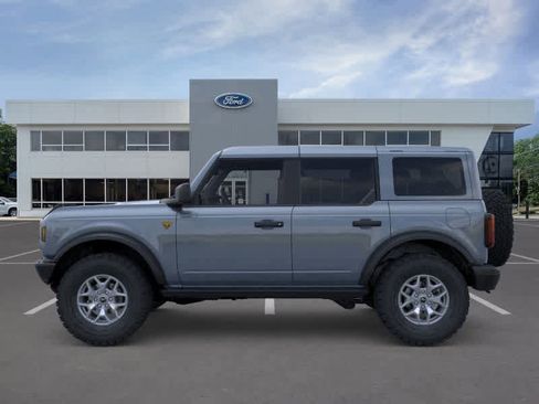 New 2025 Ford Bronco Badlands image 3