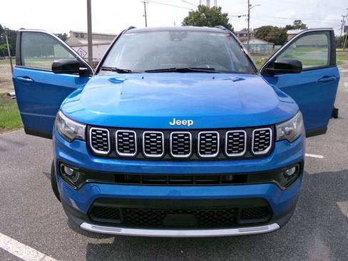 Used 2025 Jeep Compass Limited AWD/4WD image 6