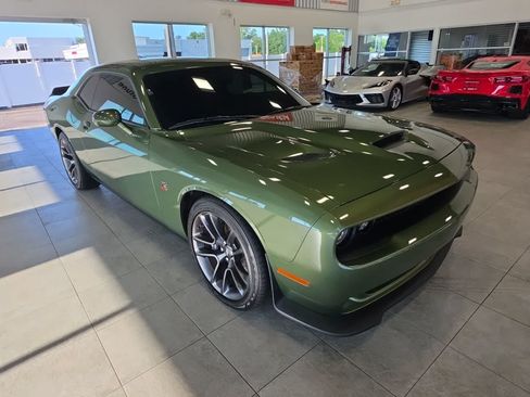 Used 2021 Dodge Challenger R/T Scat Pack RWD image 5