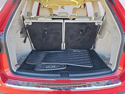 Certified 2025 Volkswagen Atlas SE image 36