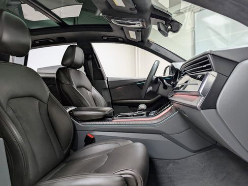Used 2019 Audi Q8 Prestige w/ Luxury Package image 26