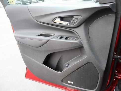 Used 2022 Chevrolet Equinox RS w/ RS Leather Package image 39