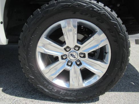 Used 2018 Ford F150 Platinum w/ Equipment Group 701A Luxury AWD/4WD image 8