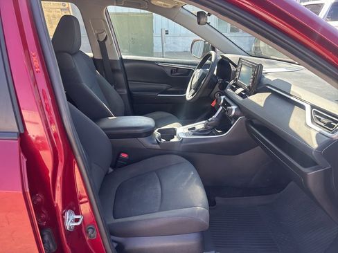 Used 2021 Toyota RAV4 LE AWD/4WD image 23