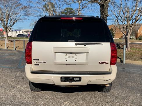 Used 2012 GMC Yukon SLT w/ SLT-2 Equipment Package image 6