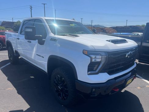 New 2026 Chevrolet Silverado 2500 LTZ w/ LTZ Plus Package AWD/4WD image 3