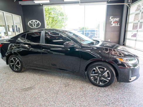 Used 2025 Nissan Sentra SV w/ Trunk Package image 5