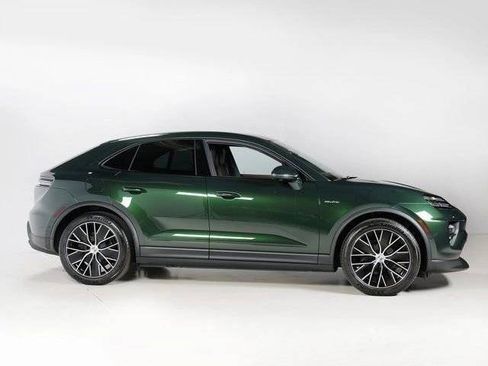 New 2026 Porsche Macan 4 Electric image 8