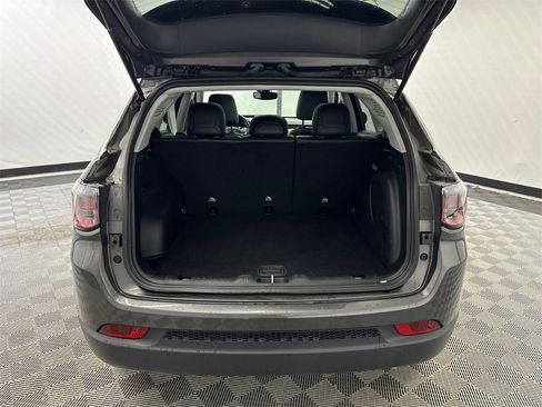 Used 2022 Jeep Compass Limited w/ Sun and Sound Group image 19