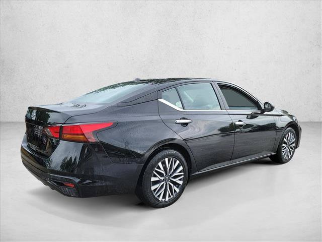 Used 2025 Nissan Altima 2.5 SV FWD image 5