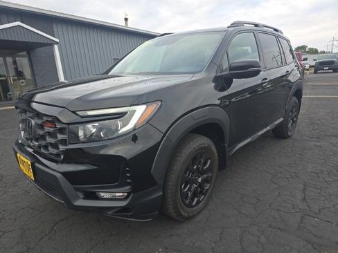 Used 2022 Honda Passport TrailSport image 3