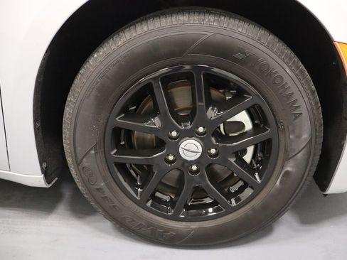 Certified 2023 Chrysler Voyager LX FWD image 27