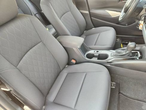 Used 2025 Toyota Corolla LE FWD image 10