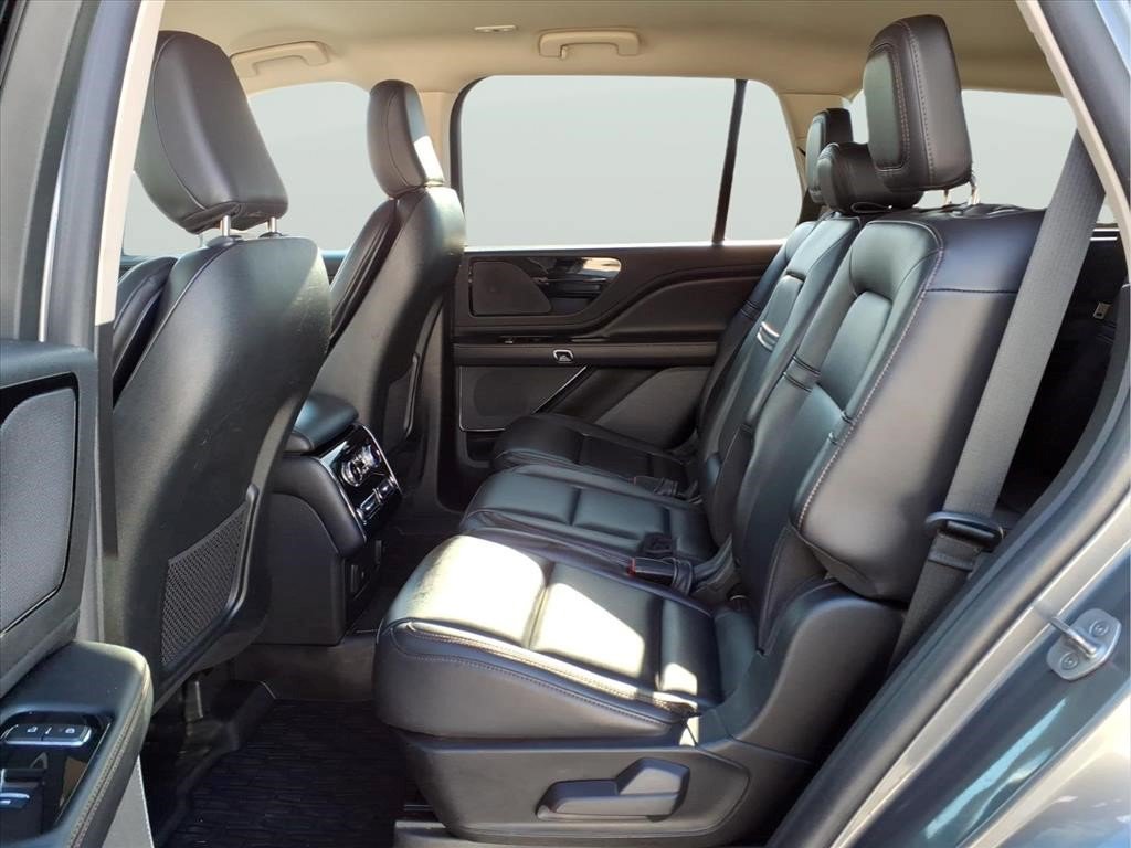 Used 2023 Lincoln Aviator AWD image 28