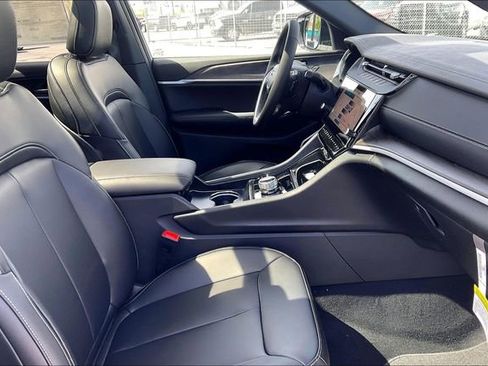 New 2026 Jeep Grand Cherokee L Limited AWD/4WD image 32