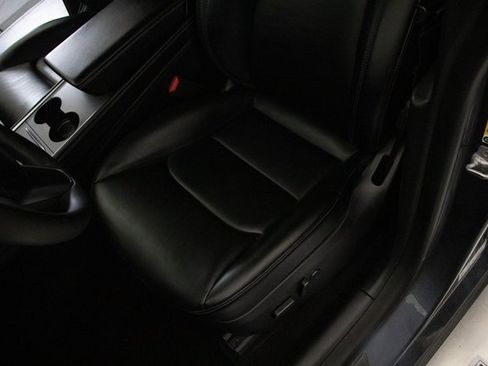 Used 2023 Tesla Model Y Long Range image 26