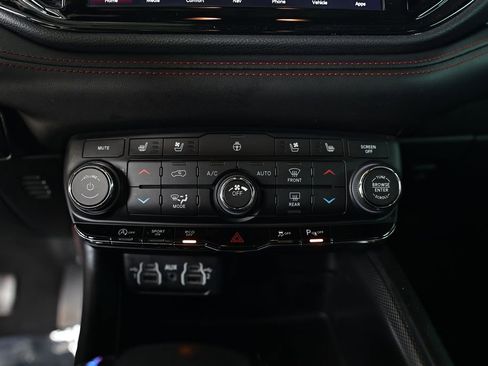 Used 2023 Dodge Durango GT image 24