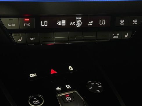 Used 2024 Audi Q4 e-tron Premium Plus w/ Premium Plus AWD/4WD image 19