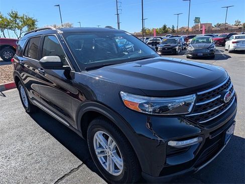 Used 2022 Ford Explorer XLT w/ Equipment Group 202A image 8