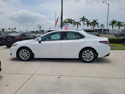 Used 2023 Toyota Camry LE FWD image 7