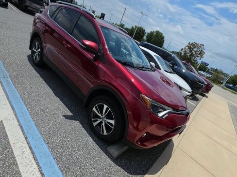 Used 2018 Toyota RAV4 XLE FWD image 4