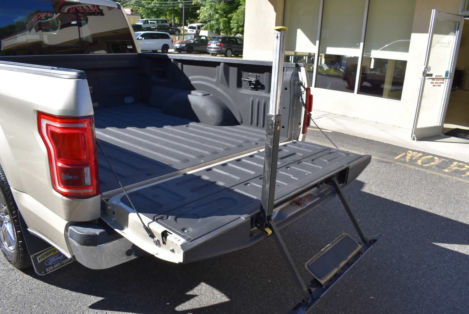 Used 2017 Ford F150 XLT w/ Equipment Group 302A Luxury RWD image 52