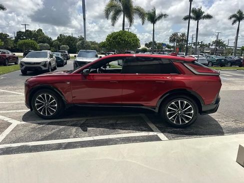 Used 2025 Cadillac Lyriq Sport AWD/4WD image 10