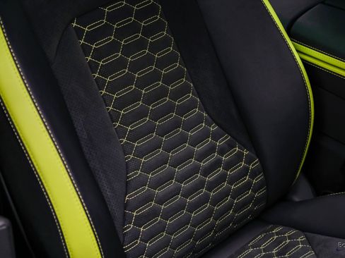 Used 2022 Lamborghini Urus AWD/4WD image 62