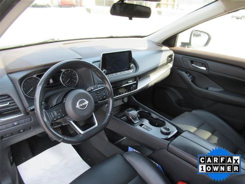 Used 2022 Nissan Rogue SV w/ SV Premium Package image 11