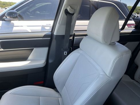 Used 2025 Hyundai Santa Fe SEL FWD image 23